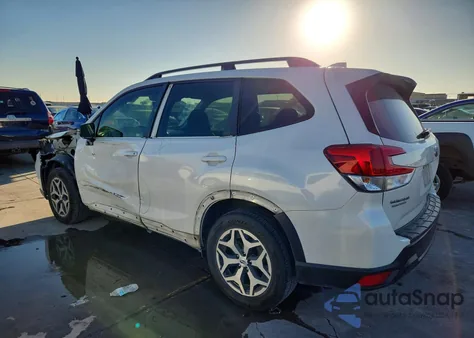 2021 Subaru Forester Premium z USA, uszkodzony, nr VIN JF2SKAJC7MH400664